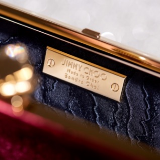 Customize your bag through the Made To Order Service
